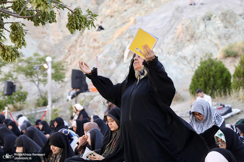 مراسم دعاى عرفه در کهف الشهدا