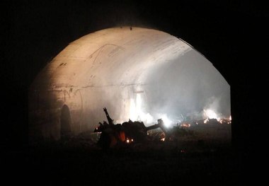 سوریه: فرودگاه نظامی حماه در حمله اسرائیل نابود شد + عکس ها