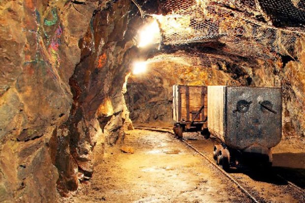 انباشت مشکلات در مسیر معدن کاران