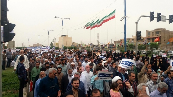راهپیمایی ضد آمریکایی در شهرهای خوزستان برگزار شد  قرائت قطعنامه پایانی تظاهرات سراسری ضد آمریکائی