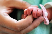 تولد ماهانه ۱۰۰ کودک بی‌هویت در بیمارستان‌های تهران