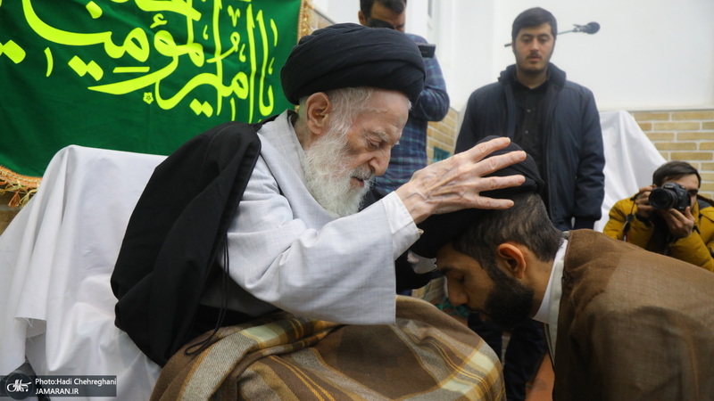 عمامه گذاری طلاب توسط مراجع عظام تقلید در روز میلاد امام علی (ع)‎