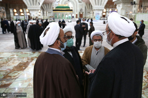 اقامه نماز بر پیکر مرحوم حاج محمد کمساری توسط سید حسن خمینی