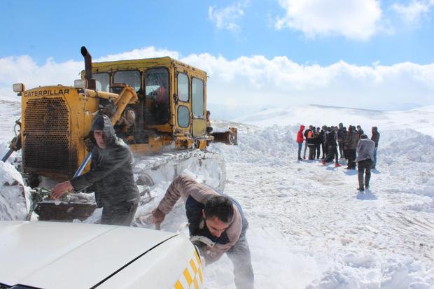 کولاک برف روستائیان خلخال را غافلگیرکرد