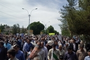 نمازگزاران کرمانی علیه عهدشکنی آمریکا راهپیمایی کردند