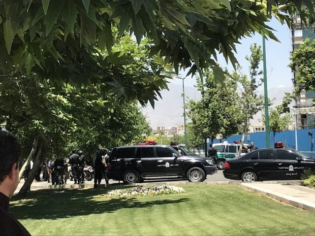 رویکرد متفاوت شبکه‌های خبری صداوسیما در حادثه تروریستی مجلس