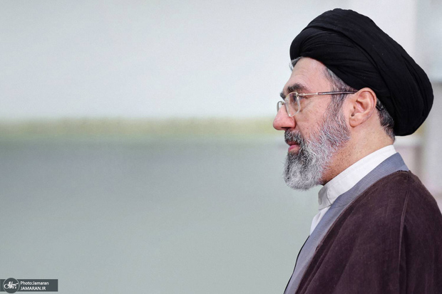 پیام فرمانده کل قوا به مناسبت بیست و نهم فروردین ماه، خجسته زادروز ارتش جمهوری اسلامی ایران/ آیت‌الله سید مجتبی خامنه‌ای: ارتش اسلام اینک همچون دو جنگ تحمیلی سابق، دلاورانه از آب و خاک و پرچمی که به آن تعلق دارد دفاع می‌کند