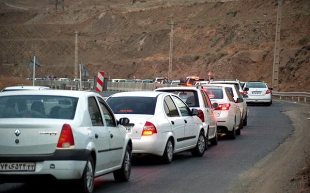 ترافیک سنگین شامگاهی و تردد کند خودروها در جاده های البرز