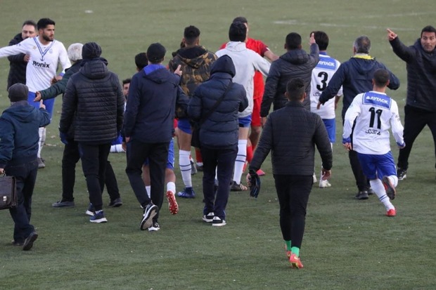 دعوا و درگیری این بار در دیدار امیدهای تراکتور و ملوان!+ تصاویر
