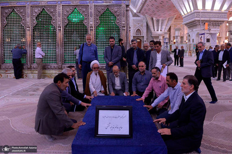 تجدید میثاق مدیرعامل و جمعی از کارکنان شرکت آبادگران نصر کوثر با آرمان های حضرت امام خمینی (س)