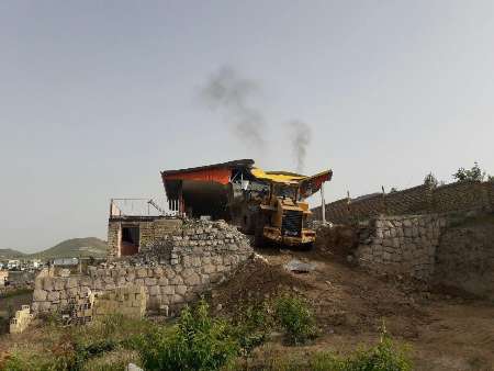 هفت مورد ساخت و ساز غیر مجاز در اراضی کشاورزی شهرستان قزوین تخریب شد