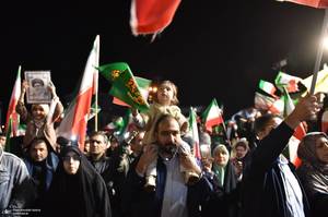 پنجاه و هشتمین اجتماع پر شور مردم در میدان انقلاب