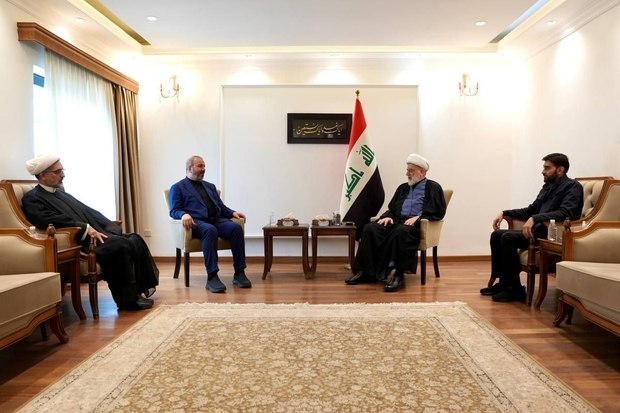 پیام آیت الله سید مجتبی خامنه‌ای رهبر انقلاب به رئیس مجلس اعلای اسلامی عراق تحویل داده شد + عکس