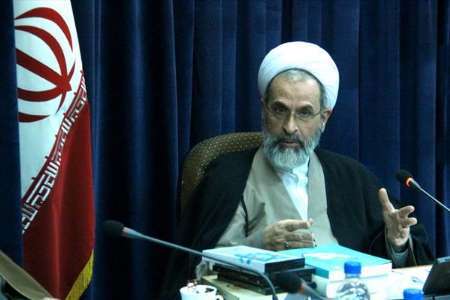 حقوق های نجومی اعتماد عمومی را خدشه دار کرده است  ضرورت استفاده از  ظرفیت حوزه برای مقابله با آسیب های اجتماعی