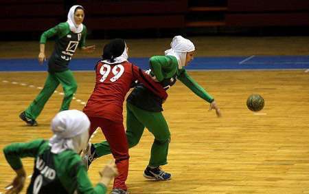 تیم های کازرون و اصفهان به دسته اول هندبال بانوان کشور صعود کردند