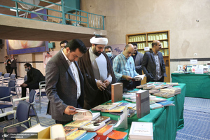 گرامیداشت هفته کتاب و کتابخوانی در حسینیه جماران