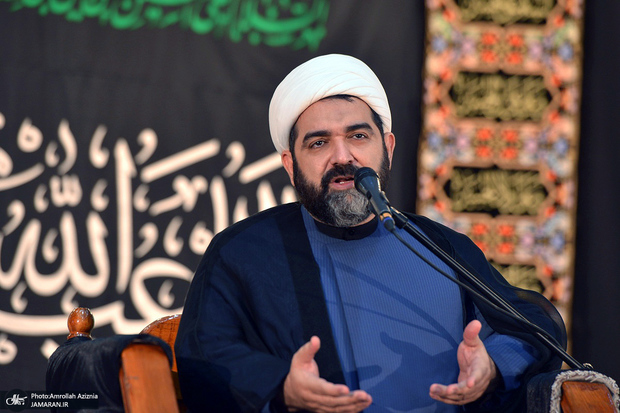 شهاب مرادی: برای قیام در راه خدا اول باید دل آماده شود/ امام انقلاب را از درون خودش شروع کرد/ بعضی ها شرایط را رصد می کنند و می گویند از امروز ما اصولگرا یا اصلاح طلب هستیم/ مردم موقعی دنبال دین می گردند که معیشتشان با آن تأمین شود