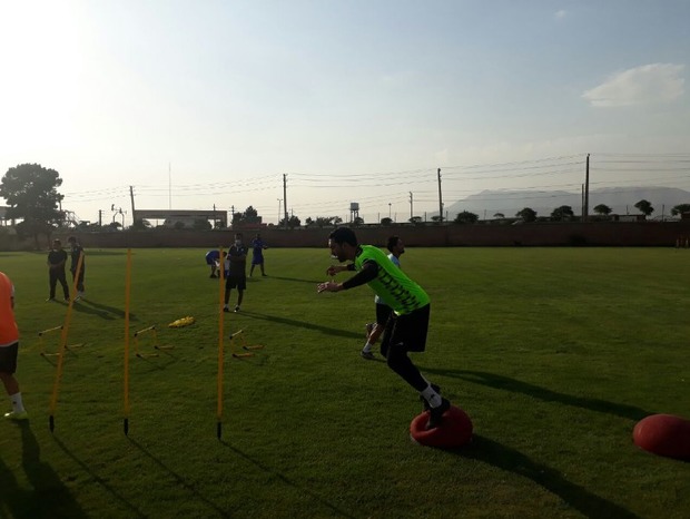 آغاز تمرینات گل‌گهر با قلعه‌نویی بدون مزاحمت کرونا +عکس
