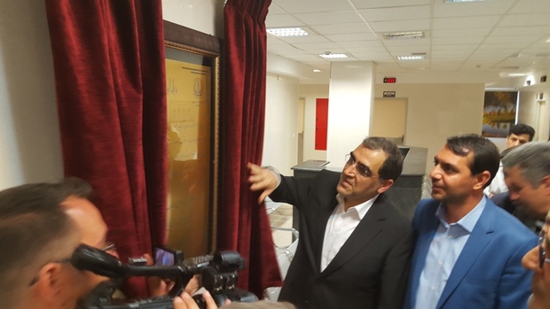 مرکز خدمات جامع سلامت آباده با حضور وزیر بهداشت افتتاح شد