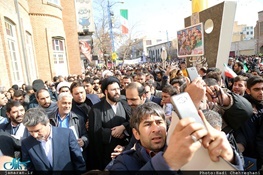 تصاویر| حضور سید علی خمینی در راهپیمایی ۲۲ بهمن ارومیه