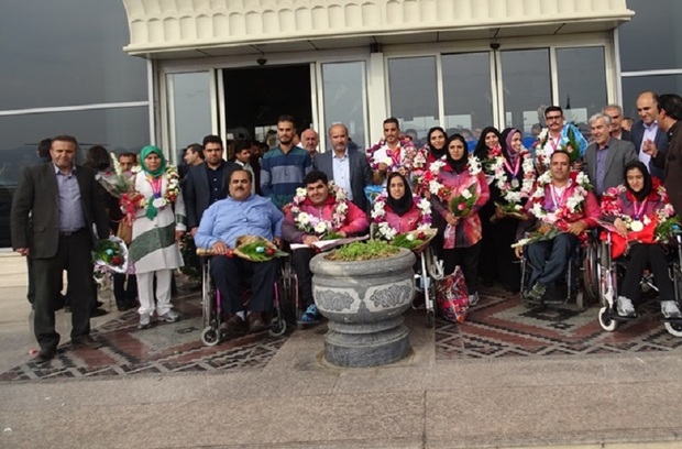 ورزشکاران افتخار آفرین پاراآسیایی وارد شیراز شدند