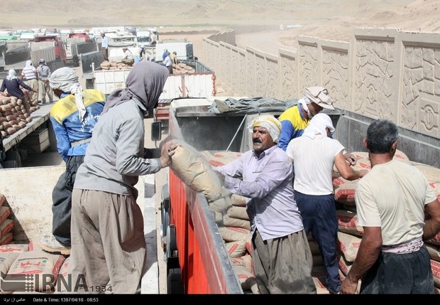 عراق از ورود کارگران ایرانی به بازارچه سومار جلوگیری می کند