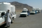 اهدای 17 تانکر ذخیره آب خیران به مردم روستایی خاش