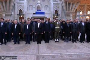 تجدید میثاق وزیر و کارکنان وزارت نیرو با آرمان های حضرت امام خمینی(س)