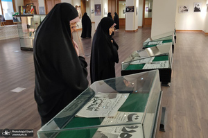 حضور اقشار مختلف مردم به مناسبت دهه فجر در بیت تاریخی امام خمینی (س)