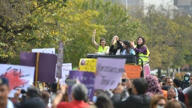 شهر لاهور پاکستان مانع برگزاری راهپیمایی زنان شد