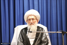 آیت‌الله العظمی نوری همدانی: از هر اقدامی که موجب تضعیف وحدت است پرهیز شود/ در رأس نظام اسلامی، ولایت فقیه قرار دارد که باید در نهایت از تصمیم ایشان تبعیت شود/ یکی از مهم‌ترین اهداف دشمن، ایجاد فاصله و بی‌اعتمادی میان مردم و مسئولان است