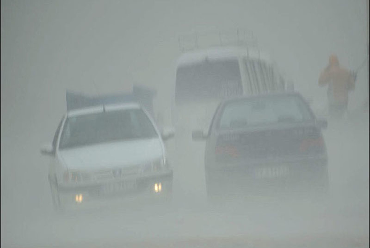 باران تردد خودروها در ۷ جاده را محدود کرد