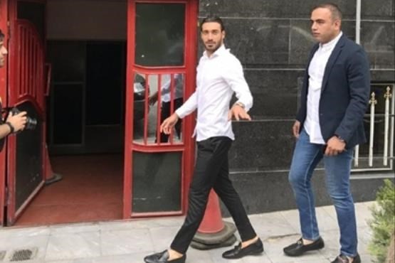 شجاع خلیل‌زاده به پرسپولیس پیوست

