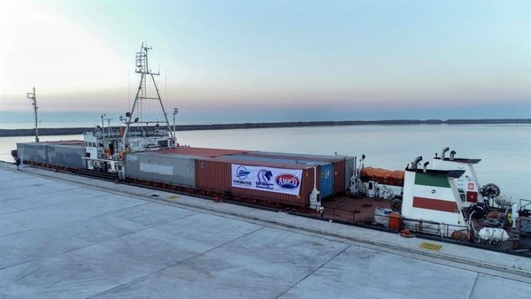 کشتی‌های  تجاری از مسیر کریدور بین‌المللی چین، قزاقستان، ایران وارد مجتمع بندری کاسپین شد