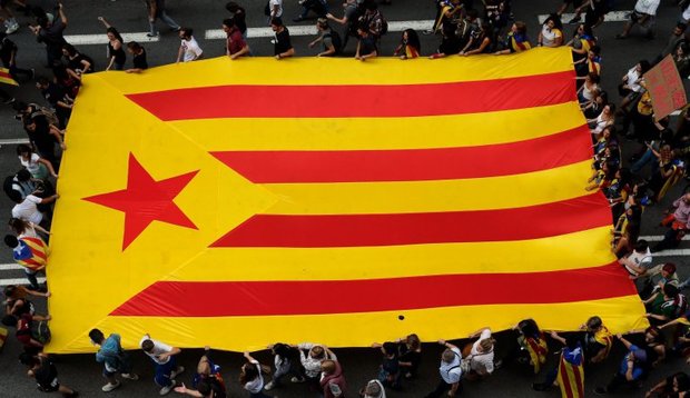 نخست وزیر اسپانیا: کاتالونیا از  شرارت‌های بزرگتر اجتناب کند