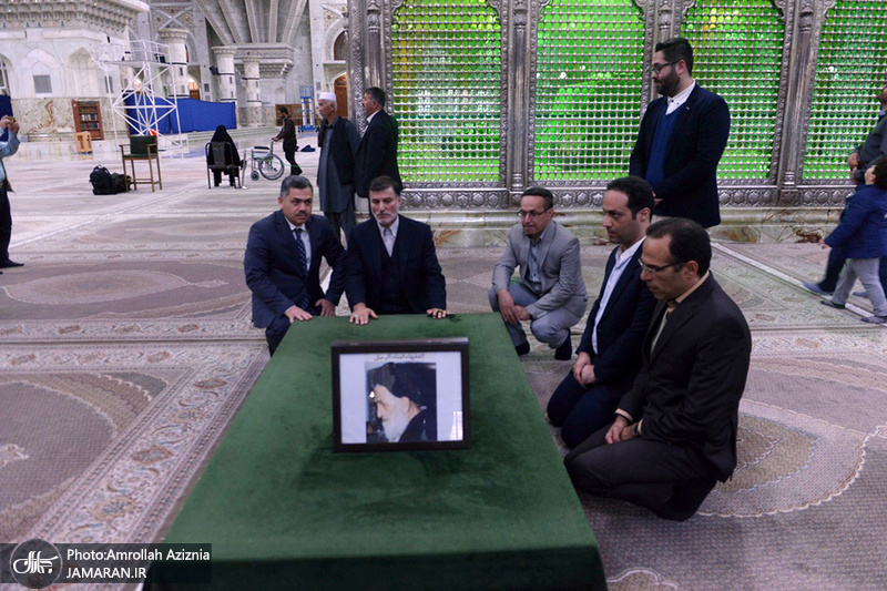 ادای احترام هیات جوانان کشور آذربایجان و هیات جوانان وزارت ورزش و جوانان ایران به آرمان های حضرت امام(س)