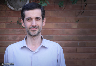 رئیس‌جمهور برنامه دارد، افق دارد، امید دارد و با تمام قدرت و توان تلاش می‌کند