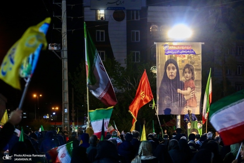 چهل و ششمین شب اجتماع پر شور مردم در میدان چهار باغ