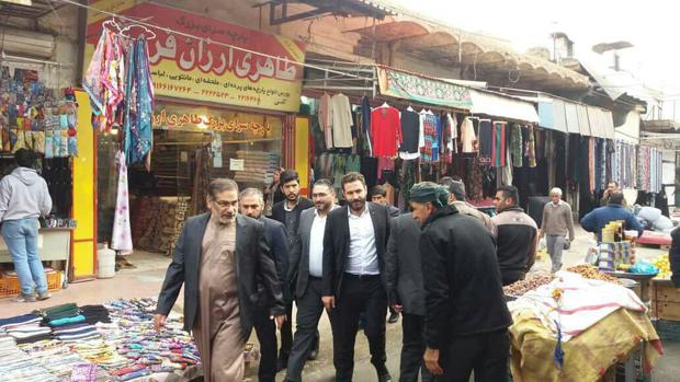 علی شمخانی با لباس محلی در بازار عبدالحمید اهواز