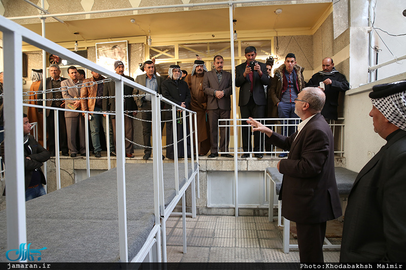 بازدید جمعی از مردم شهر بصره عراق از بیت امام خمینی(س) در جماران