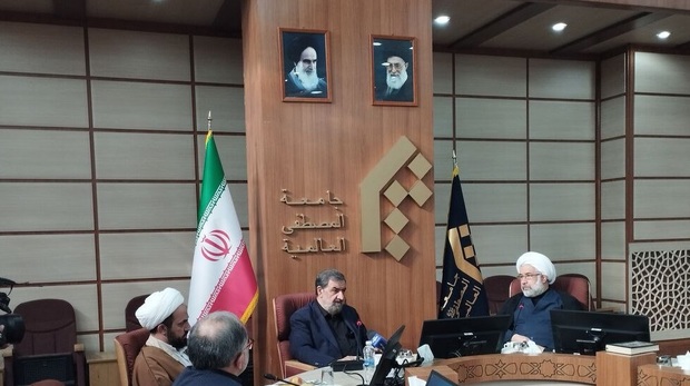 محسن رضایی: نظام سلطه در تلاش است از سرمایه‌گذاری سرمایه گذاران خارجی در ایران جلوگیری کند
