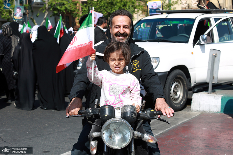 راهپیمایی دختران «جان‌فدای ایران»- ۲