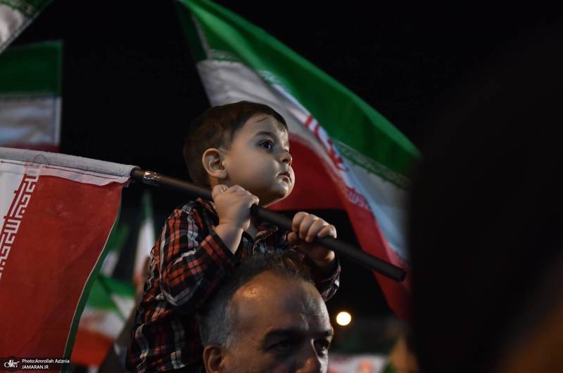 پنجاه و هشتمین اجتماع پر شور مردم در میدان انقلاب