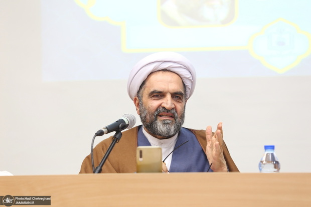 آیت الله سروش محلاتی: مبنای امام خمینی(س)، همراهی فقه با تحولات سیاسی و اجتماعی بود