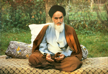 نخستین تصاویر تلویزیون فرانسه از حضور امام خمینی(س) در نوفل‌لوشاتو
