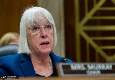 سناتور آمریکایی: ترامپ پول بهداشت و درمان مردم را صرف جنگ با ایران می‌کند