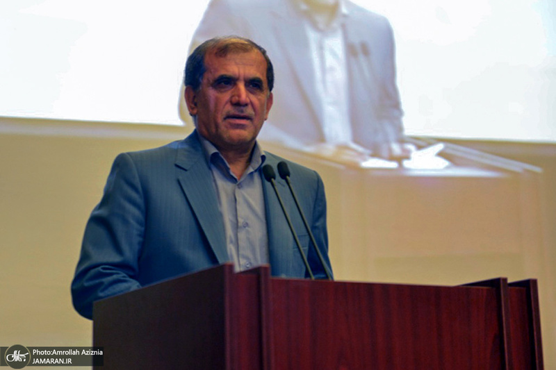 تجدید میثاق دانشجویان هشتمین دوره اردوی ملی طریق جاوید با آرمان های امام خمینی(س)