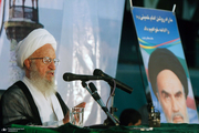آیت‌الله مکارم شیرازی: شرکت در انتخابات تکلیفی الهی و پشتوانه‌ای برای استقلال کشور است