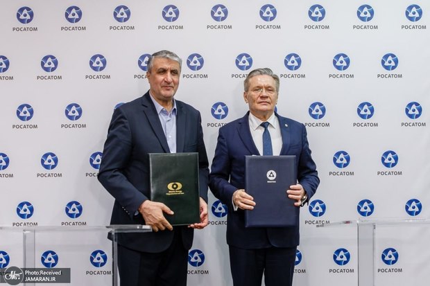 امضای یادداشت تفاهم بین ایران و روسیه برای همکاری در ساخت نیروگاه‌های هسته‌ای کوچک در ایران + عکس