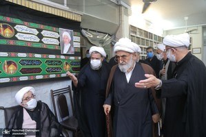 حضور مراجع و علما در بیت آیت الله العظمی صانعی(ره)-2